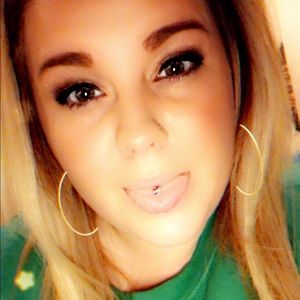 Meet your Posher, Caitlin